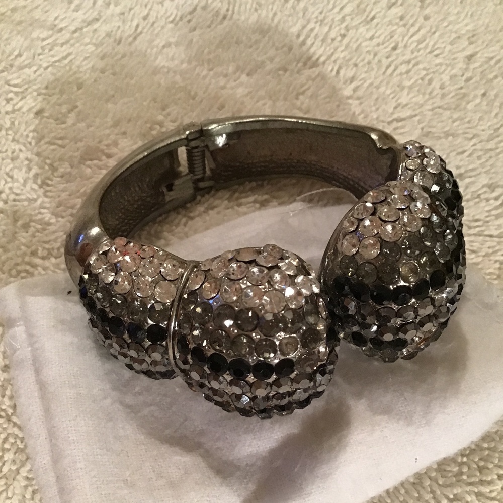 Free 🎁 Vintage Statement bracelet